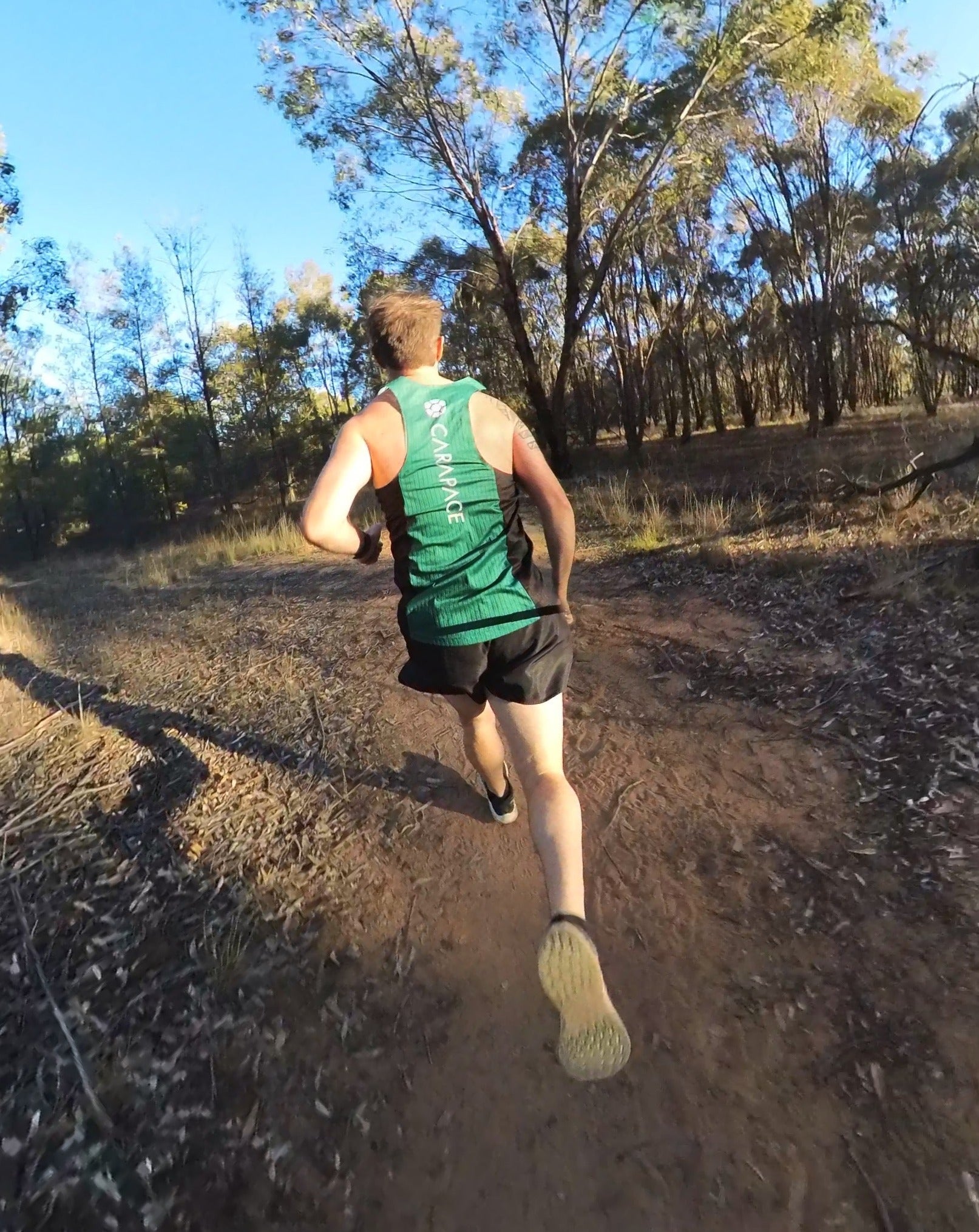 Carapace running singlet apparel